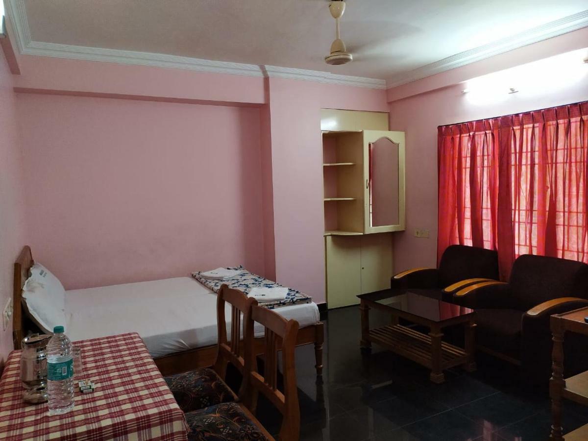 Manjalikulam Tourist Home Thiruvananthapuram Ngoại thất bức ảnh